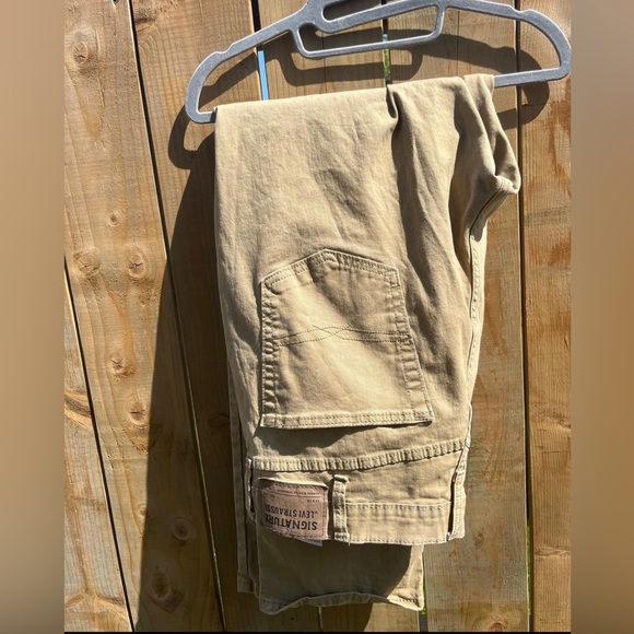 LEVI KHAKI PANTS - Picture 2 of 3